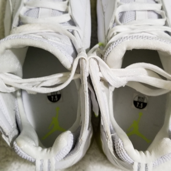 Jordan 7 True Flight White and Volt Ice (2013) - Picture 7 of 9